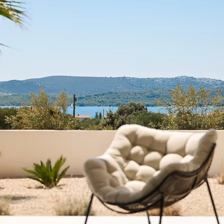 2 Bedroom Maris With Terrace * Turanj