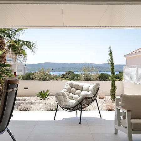 2 Bedroom Maris With Terrace