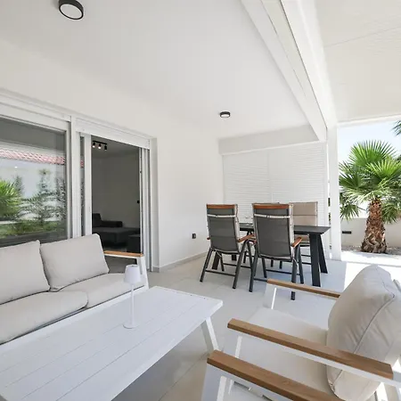 2 Bedroom Maris With Terrace Apartment