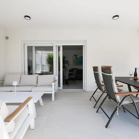 2 Bedroom Maris With Terrace Apartment Turanj