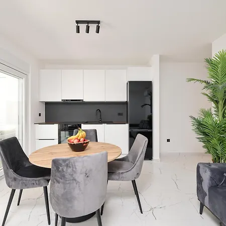 2 Bedroom Maris With Terrace Apartment Turanj