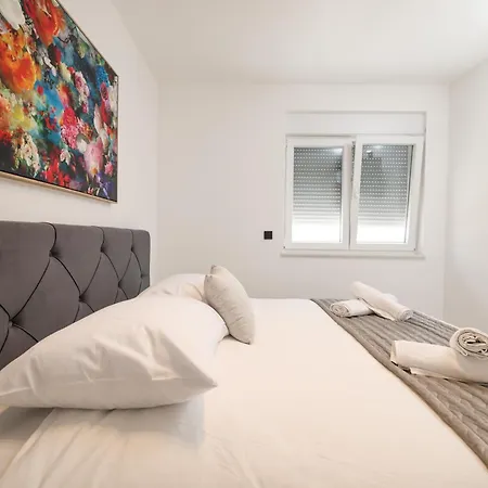 2 Bedroom Maris With Terrace Turanj