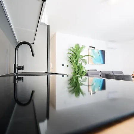 Apartment 2 Bedroom Maris With Terrace Turanj