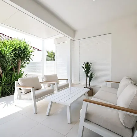 2 Bedroom Maris With Terrace Apartment