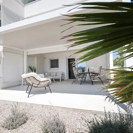 2 Bedroom Maris With Terrace * Turanj