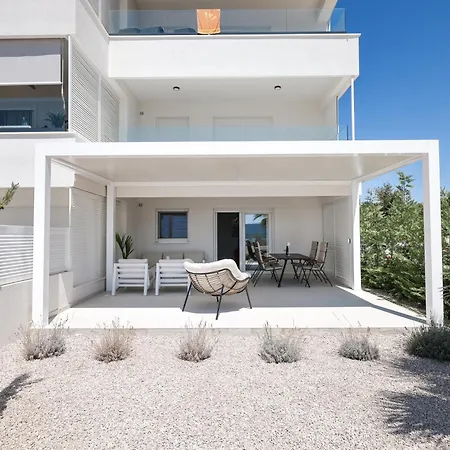 2 Bedroom Maris With Terrace * Turanj