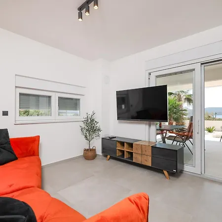 2 Bedroom Maris With Terrace