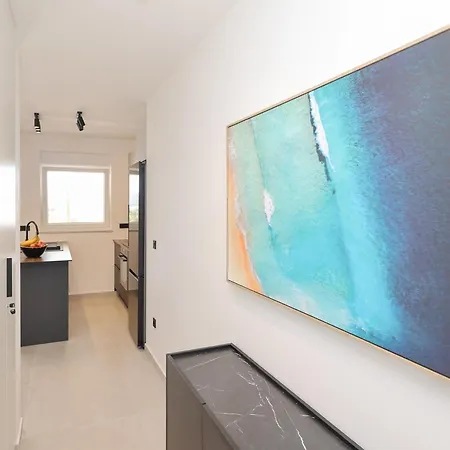 2 Bedroom Maris With Terrace